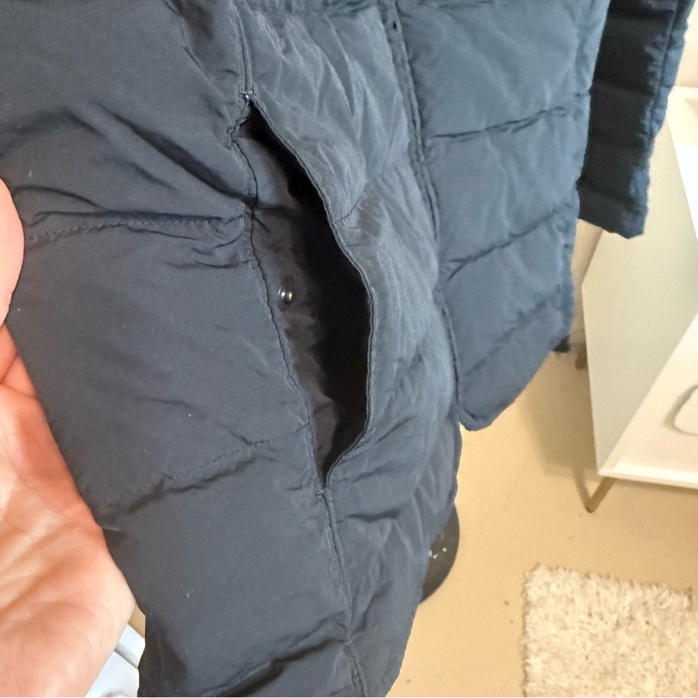 Lululemon Black Goose Down Jacket Size 6 - Picture 9 of 12